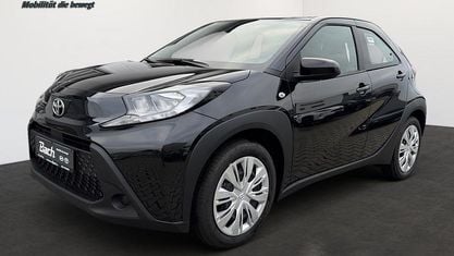 Gebraucht Toyota Aygo X Play 72 PS (52 kW) 2025 Mysticschwarz SUV