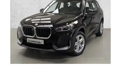 Käytetty BMW X1 Sport Line 163 HP (119 kW) 2024 Musta Katumaasturi