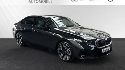 Gebraucht BMW 530e M Sport 299 PS (219 kW) 2025 Sophistograu brillanteffekt metallic Limousine