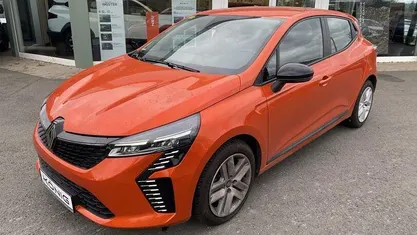 Orange Gebraucht 2024 Renault Clio V Evolution Limousine | 17.999 € (Fairer Preis)