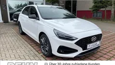 Weiss Gebraucht 2024 Hyundai i30 Advantage Limousine | 22.975 € (Fairer Preis)