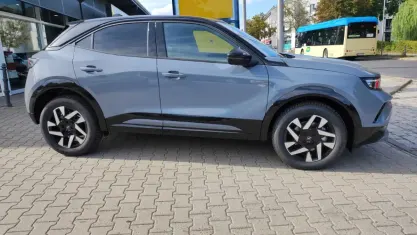 Neu Opel Mokka 145 PS (106 kW) 2026 Grau SUV