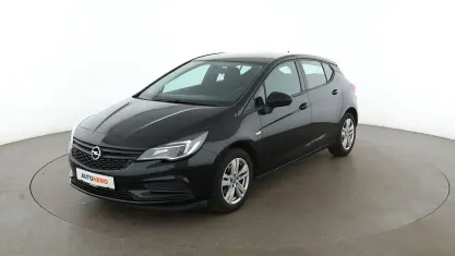 Gebraucht Opel Astra Selection 105 PS (77 kW) 2017 Schwarz Limousine