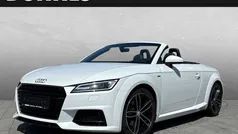 Weiß (gletscherweiß metallic) Gebraucht 2015 Audi TT Roadster S-Line Cabrio | 23.665 € (Teuer)