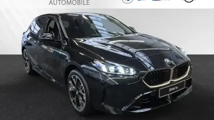 Gebraucht BMW 120 M Sport 170 PS (125 kW) 2026 Saphirschwarz metallic Kleinwagen