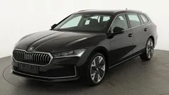 Onyx schwarz metallic Gebraucht 2024 Skoda Superb Selection Kombi | 39.695 € (Fairer Preis)