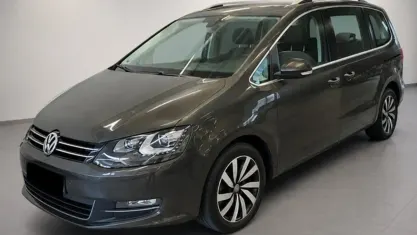 Gebraucht VW Sharan Highline 184 PS (135 kW) 2018 Braun Van / Kleinbus