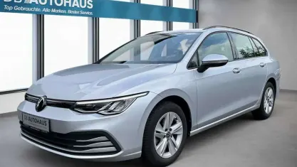 Gebraucht VW Golf VIII Life 110 PS (80 kW) 2024 Silber Kombi
