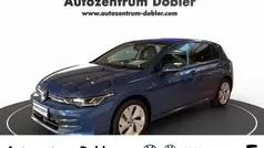 Anemonenblau Gebraucht 2024 VW Golf VIII Life Limousine | 25.660 € (Fairer Preis)