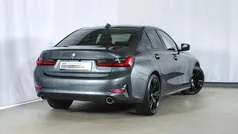 Grau Gebraucht 2021 BMW 320 Luxury Line Limousine | 30.458 € (Fairer Preis)