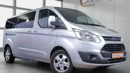 Gebraucht 2017 Ford Tourneo Titanium Van / Kleinbus | 23.990 € (Guter Preis)