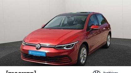 Gebraucht VW Golf VIII Life 150 PS (110 kW) 2024 Kings red metallic Limousine