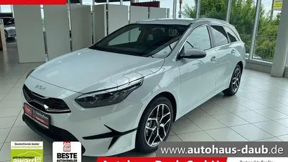 Neu Kia Ceed Sportswagon 140 PS (102 kW) 2025 Carraraweiss Kombi