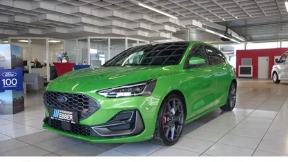 Usata Ford Focus ST 280 CV (205 kW) 2024 Verde Berlina
