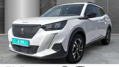 Weiss Gebraucht 2022 Peugeot 2008 Allure SUV | 18.950 € (Fairer Preis)