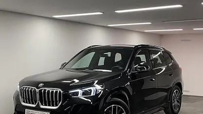 Saphirschwarz Gebraucht 2025 BMW X1 Comfort Edition SUV | 46.850 € (Fairer Preis)