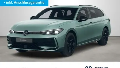 Gebraucht VW Passat R-line 150 PS (110 kW) 2025 Maripositgrün metallic Kombi