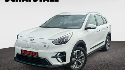 Weiss ((ud) schneeweiß) Gebraucht 2021 Kia e-Niro Vision SUV | 16.779 € (Guter Preis)