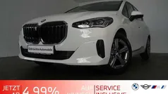 Weiß Gebraucht 2024 BMW 216 Active Tourer Van / Kleinbus | 25.250 € (Guter Preis)