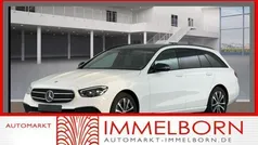 Weiß Gebraucht 2021 Mercedes E300 Night Kombi | 28.700 € (Fairer Preis)