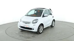 Weiß Gebraucht 2018 Smart ForTwo Cabrio Basis Cabrio | 13.530 € (Fairer Preis)