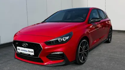 Gebraucht Hyundai i30 N Performance 275 PS (202 kW) 2019 Engine red Limousine