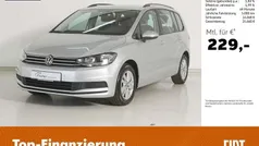 Reflexsilbermetallic Gebraucht 2021 VW Touran Comfortline Van / Kleinbus | 23.340 € (Guter Preis)