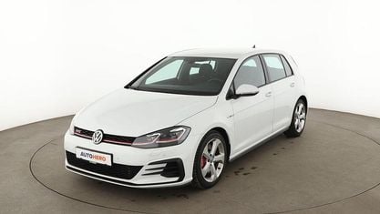 Używany VW Golf VII GTI 245 KM (180 kW) 2019 Biały Sedan/Limuzyna