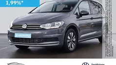 Grau Gebraucht 2024 VW Touran Move Van / Kleinbus | 37.649 € (Fairer Preis)