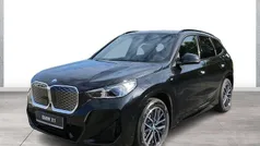 Schwarz Neu 2025 BMW iX1 M Sport SUV | 53.490 € (Guter Preis)