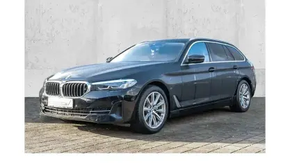 Gebraucht BMW 520 Sport Line 190 PS (139 kW) 2023 Schwarz Kombi