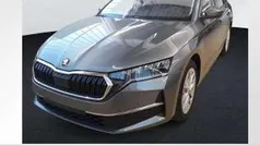Graphitegrau metallic met. Gebraucht 2024 Skoda Octavia Selection Kombi | 29.950 € (Fairer Preis)