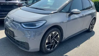 Gebraucht VW ID.3 IQ Drive 150 kW (204 PS) 2023 Mondsteingrau / dach schwarz Kleinwagen