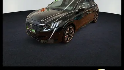 Lackierung schwarz perla nera/ Gebraucht 2021 Peugeot 208 GT-line Kleinwagen | 15.490 € (Fairer Preis)
