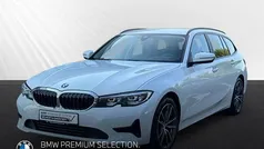 Weiss Gebraucht 2022 BMW 320 Advantage Kombi | 21.798 € (Guter Preis)