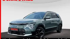 Gruen ((cge) cityscape grün met.) Gebraucht 2023 Kia e-Niro Spirit SUV | 29.979 € (Fairer Preis)