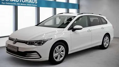 Gebraucht VW Golf VIII Life 131 PS (96 kW) 2023 Weiß Kombi