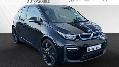 Fluid black mit akzent bmw i blau Gebraucht 2022 BMW i3 Kleinwagen | 21.879 € (Fairer Preis)