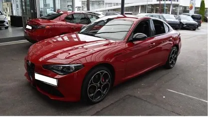 Rot Gebraucht 2024 Alfa Romeo Giulia Competizione Limousine | 38.985 € (Guter Preis)