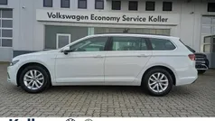 Weiß Gebraucht 2023 VW Passat Business Kombi | 25.970 € (Fairer Preis)