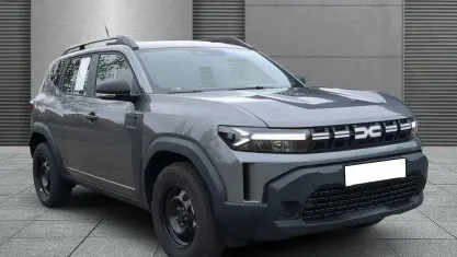 Neu Dacia Duster Essentiel 101 PS (74 kW) 2025 Dolomitgrau SUV