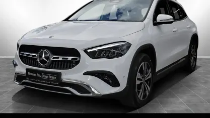 Gebraucht Mercedes GLA180 Progressive 136 PS (100 kW) 2024 Unilack polarweiß SUV