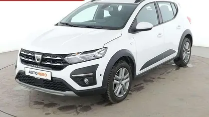 Gebraucht Dacia Sandero Comfort 91 PS (66 kW) 2022 Weiß Kleinwagen