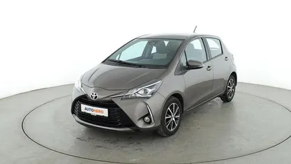 Grau Gebraucht 2018 Toyota Yaris Team Limousine | 13.390 € (Fairer Preis)
