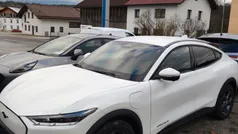 Weiß Gebraucht 2022 Ford Mustang Mach-E Basis SUV | 35.990 € (Guter Preis)