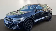 Deep black perleffekt Gebraucht 2024 VW T-Roc R-line SUV | 31.490 € (Fairer Preis)