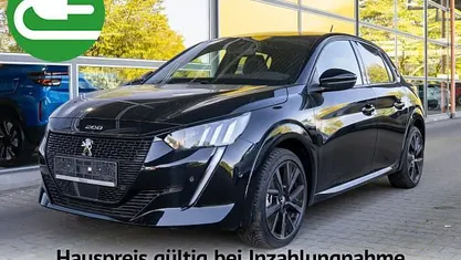 Usata Peugeot e-208 GT 100 kW (136 CV) 2023 Nero Utilitaria