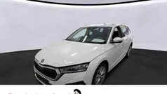 Weiss Gebraucht 2023 Skoda Octavia Style Kombi | 23.977 € (Fairer Preis)