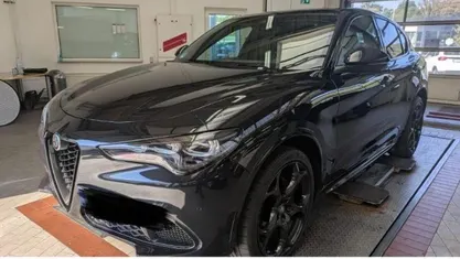 Schwarz Gebraucht 2023 Alfa Romeo Stelvio Veloce SUV | 39.975 € (Fairer Preis)