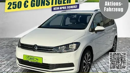Gebraucht VW Touran Active 150 PS (110 kW) 2022 Weiss Van / Kleinbus